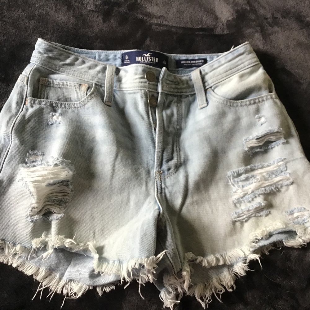 Light wash Hollister mom shorts